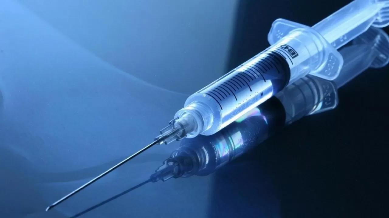Созданную ИИ вакцину впервые испытали на людях