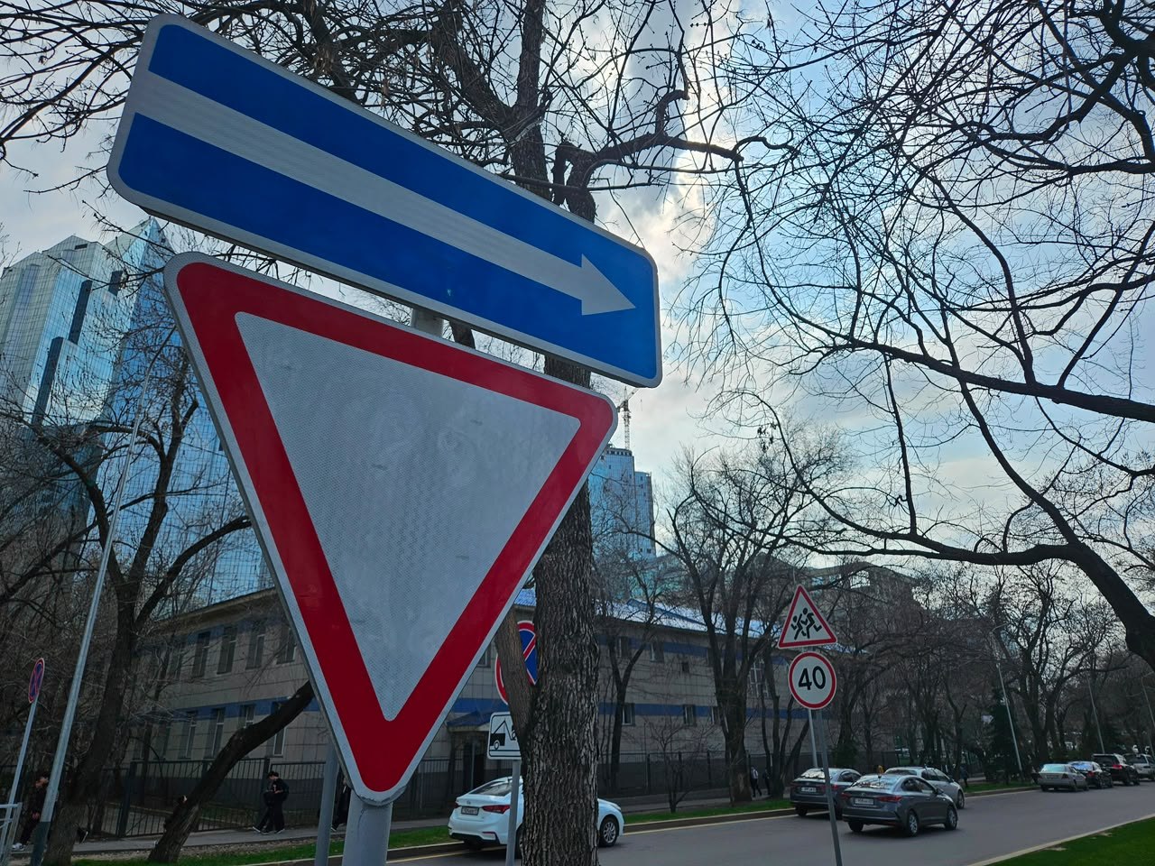 Алматының бірнеше көшесінде біржақты қозғалыс енгізілді