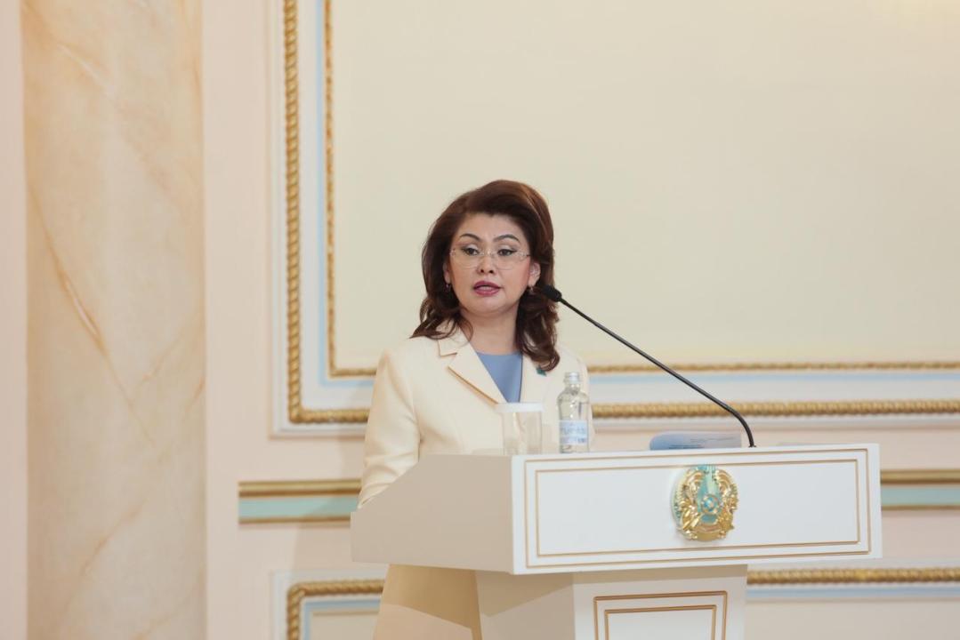 Медали и ордена получили журналисты от имени президента