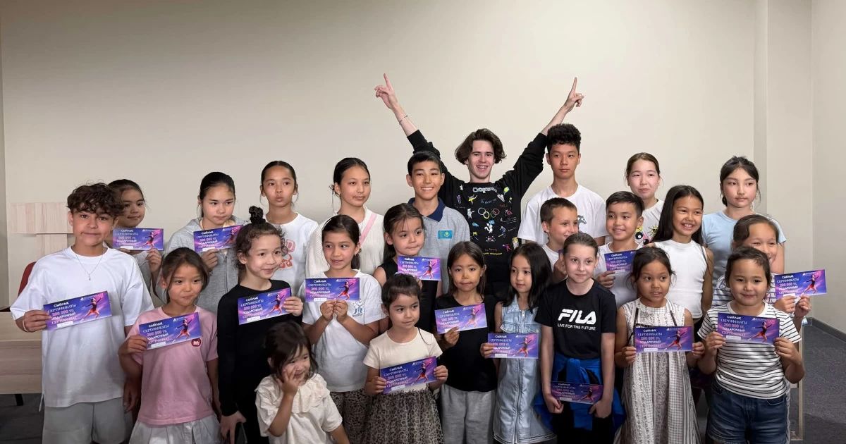 Михаил Шайдоров спорт мектебінің оқушыларына сыйлық жасады