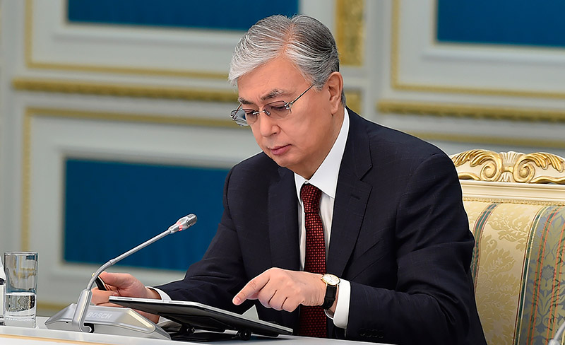 Президент бірқатар кодекстерге өзгерістер енгізу туралы заңды бекітті