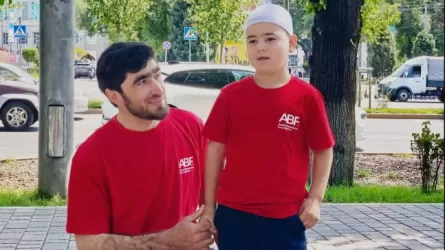 "Спасибо тебе, Ахмет!": в Алматы состоялась трогательная встреча донора и спасенного ребенка  