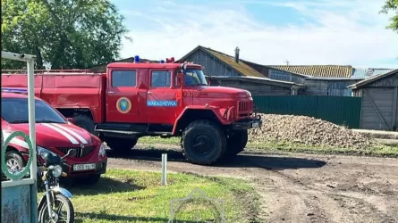 Добровольцы-пожарные первыми прибыли на пожар и спасли дом от огня в СКО 