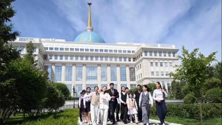 Подарок к 1 июня: 100 лучших школьников страны посетили Акорду 