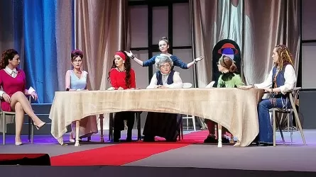 Секреты за закрытыми дверями: как прошла премьера &laquo;8 любящих женщин&raquo; в Шымкенте