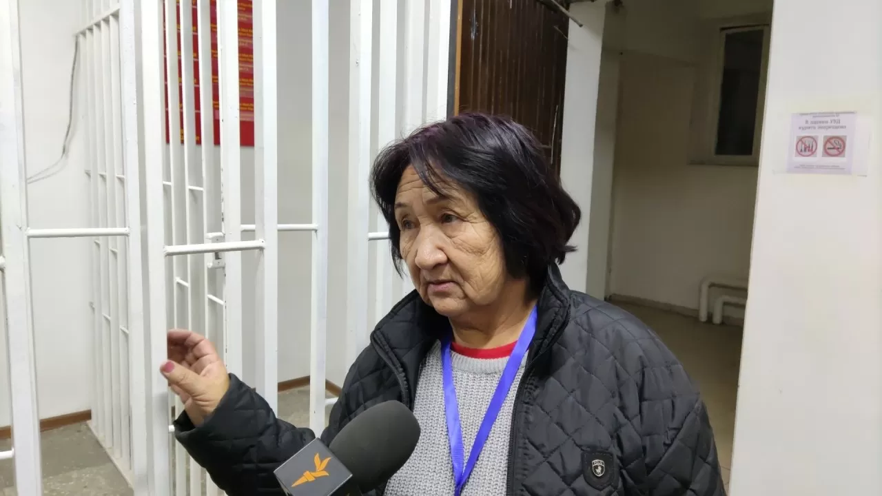 В Кыргызстане известную правозащитницу несколько часов продержали в милиции  