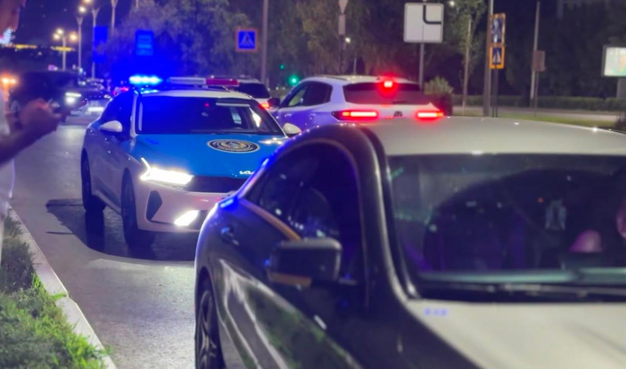 Астанада нөмірін жасыратын құрылғы қолданған мотоцикл жүргізушісі жазаланды