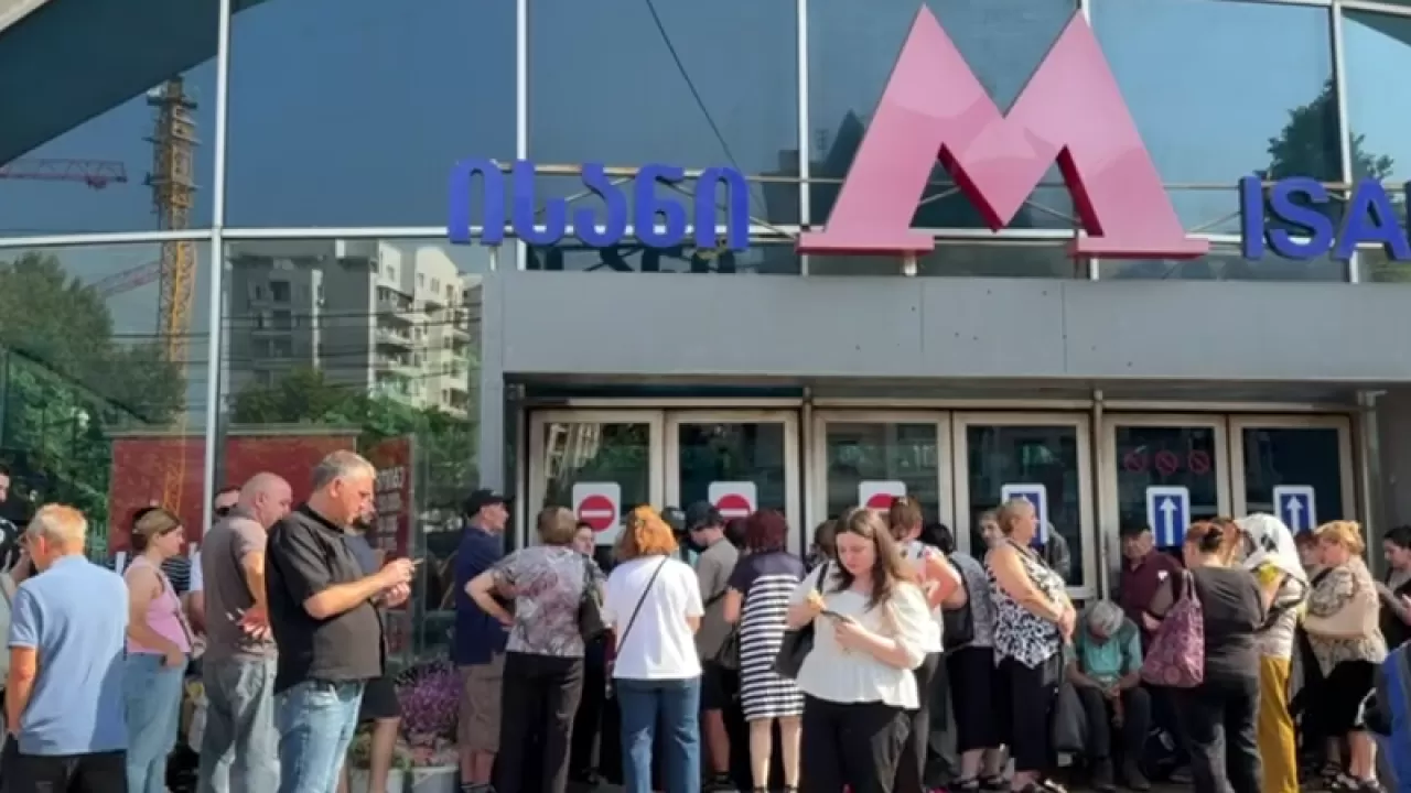 Масштабный блэкаут в Грузии: остановились метро и поезда 