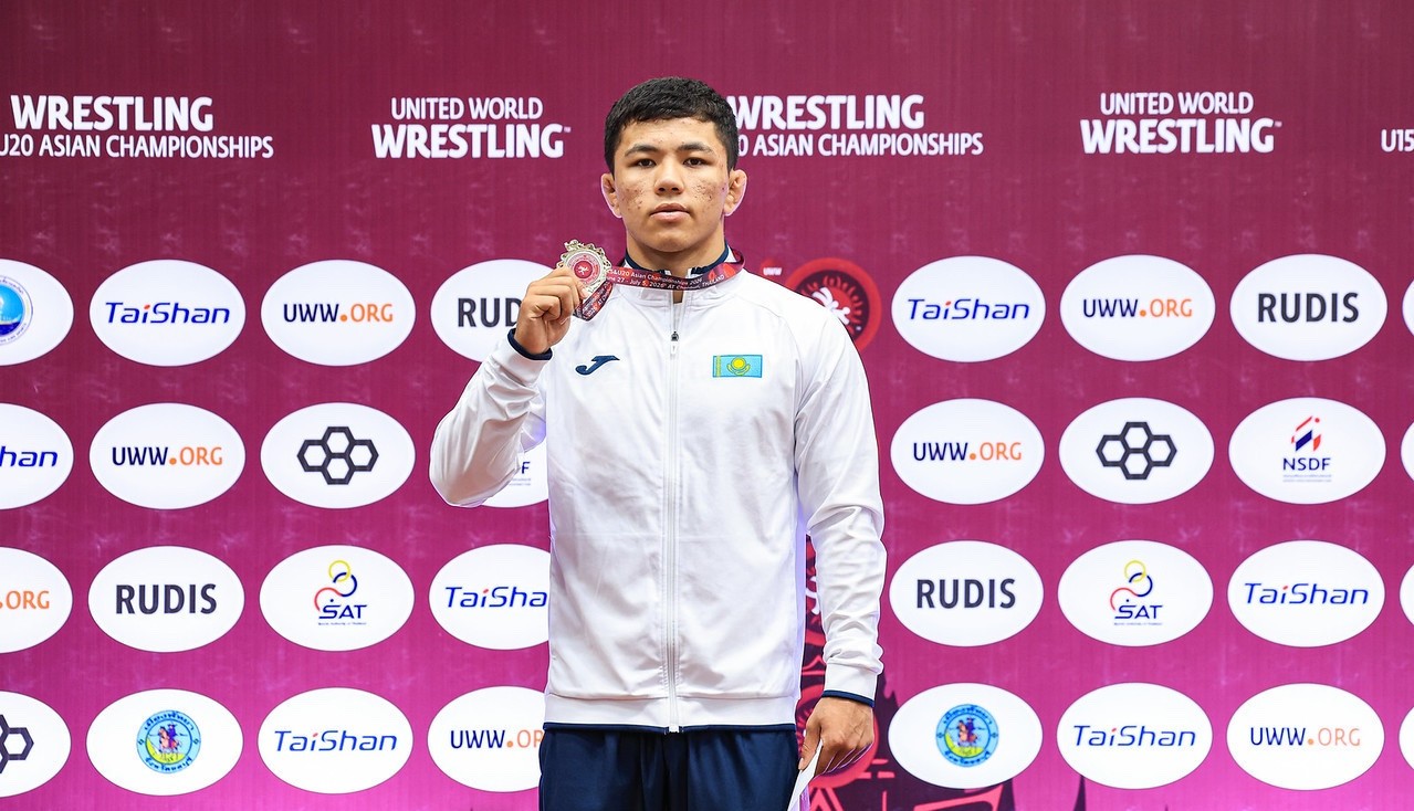 Қазақстандық балуандар U20 Азия чемпионатында 18 медаль жеңіп алды