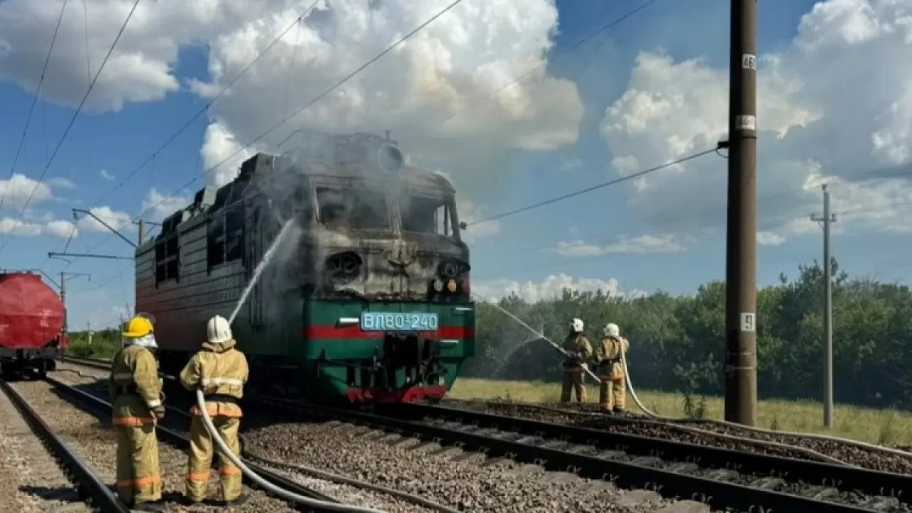 Ақмола облысында жүк локомотиві өртенді