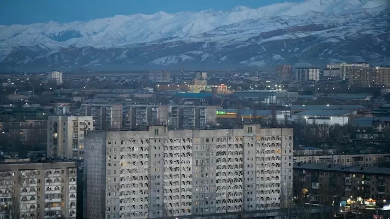 Жителей столицы соседней страны просят покинуть город 