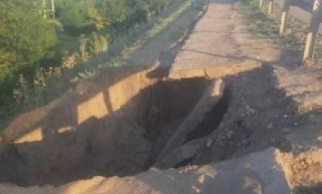 Оралда көпірдің тротуары бүлініп, тұрғындар дабыл қақты