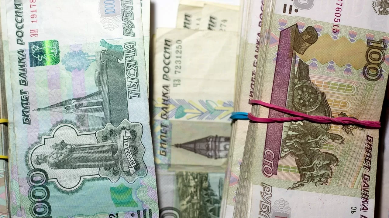 Рынок рублей в Казахстане показал рекордный разворот 