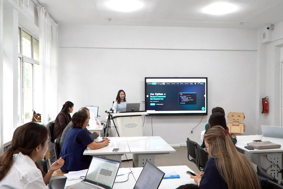 Студенттер ЖИ негізінде білім беру жобаларын әзірледі