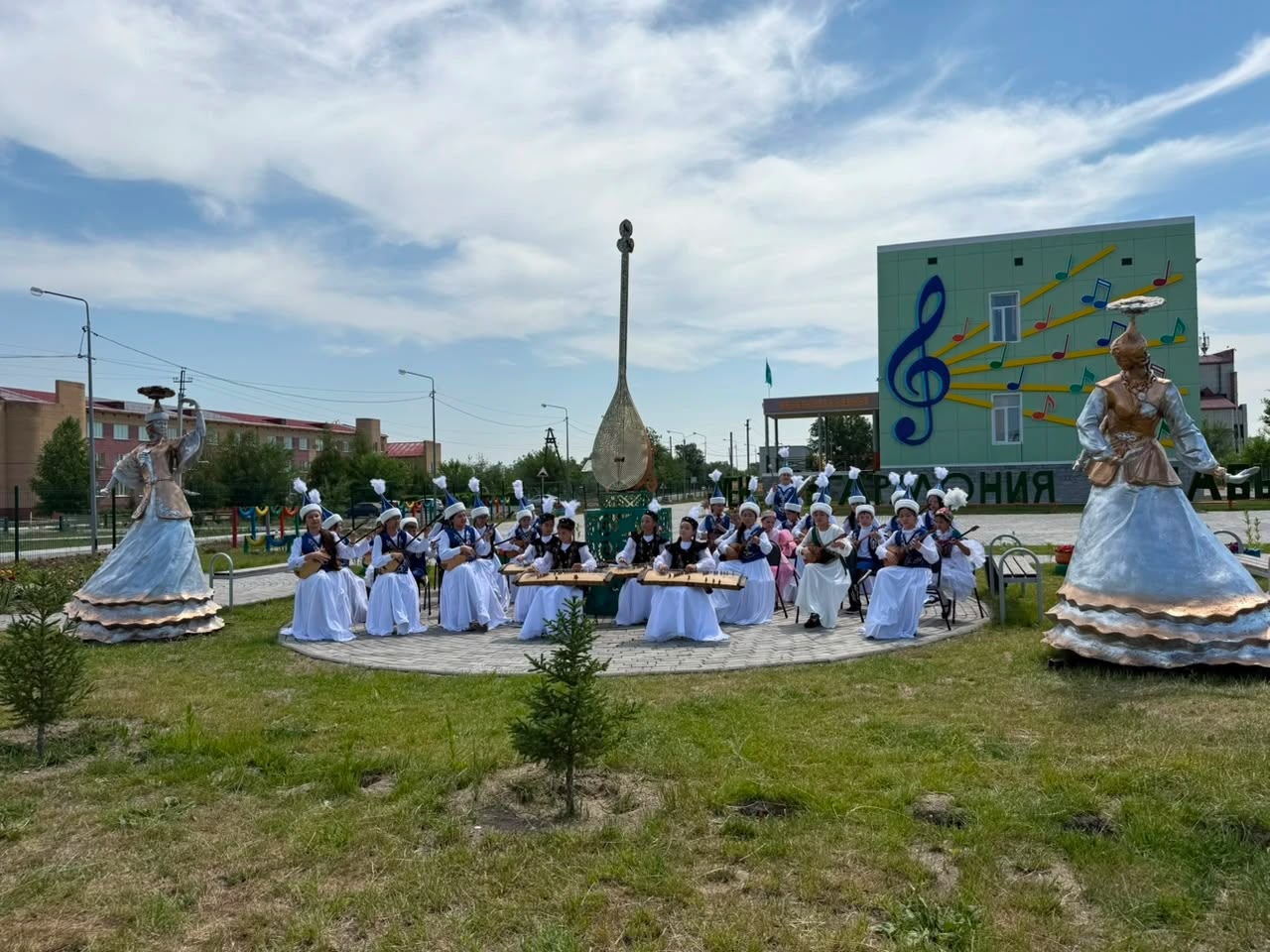 Ұлттық домбыра күніне орай жаңа сәулет нысаны ашылды