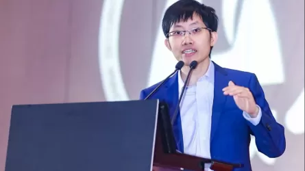 Основатель DeepSeek стал самым богатым создателем ИИ в мире
