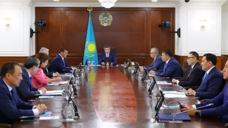 Бектенов пригрозил главам минэнерго и "Самрук-Казына"  