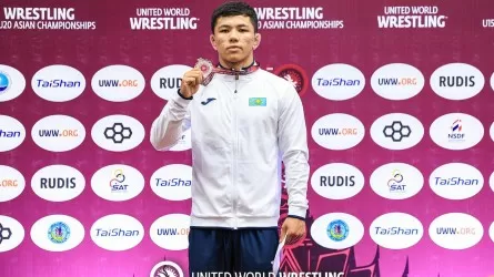 18 медалей завоевали казахстанские борцы на чемпионате Азии