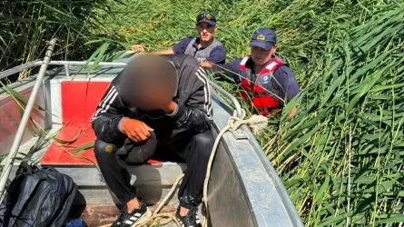 Ақмолада құтқарушылар қамыс арасында қалған ер адамды құтқарды