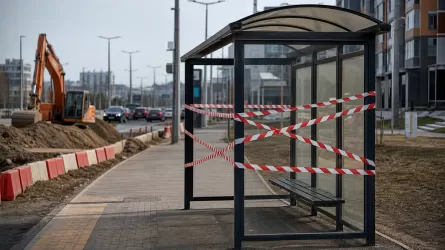 В Астане закрыли еще две автобусные остановки 