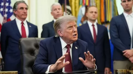 Трамп приказал военным не наносить новых ударов по Ирану