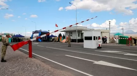 Туристический поток растет: Казахстан с соседом продлили работу КПП