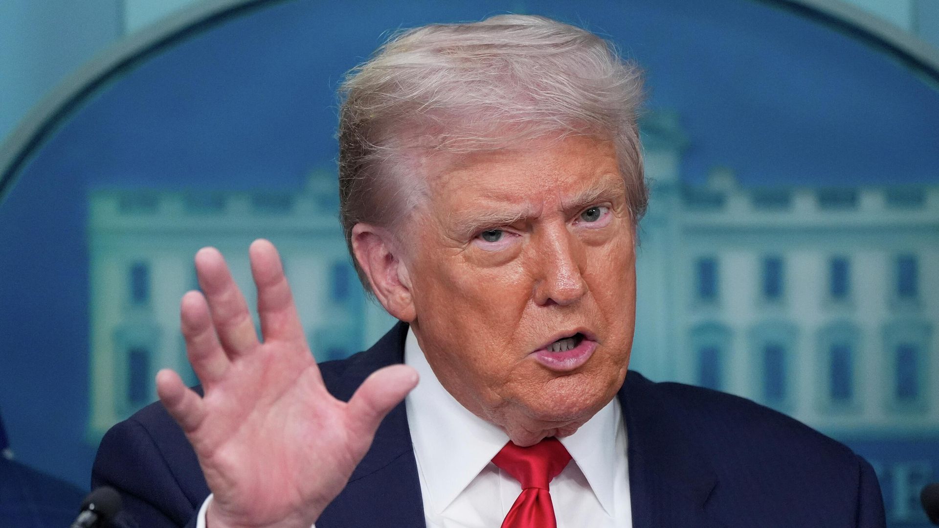 "Ешқайсысың аман қалмайсыңдар!": Трамп қаһарына мініп, Иранды тағы да қыспаққа алды