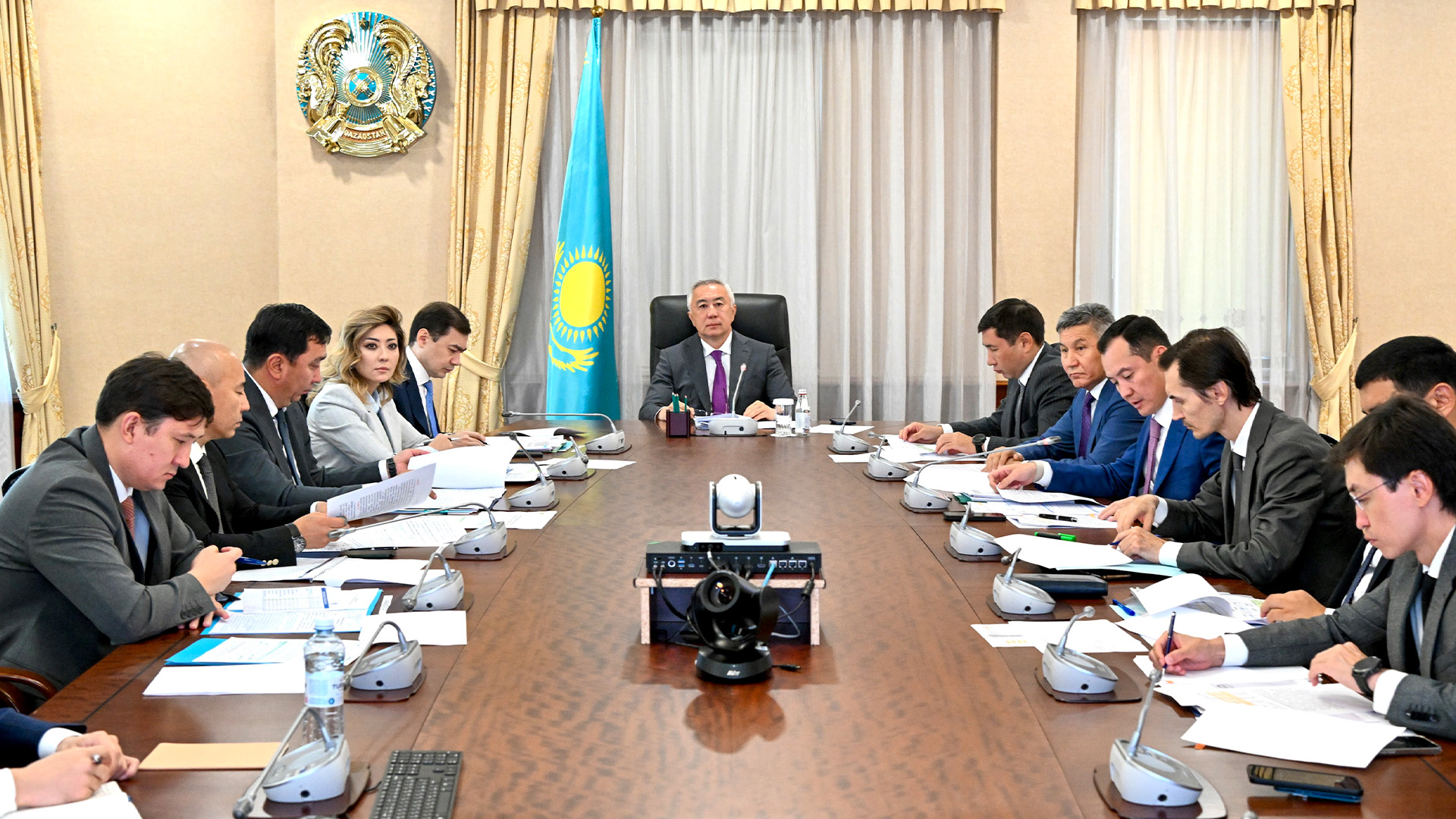 Серік Жұманғарин экономикалық өсімді жеделдету үшін ірі кәсіпорындармен резервтерді пысықтауды тапсырды