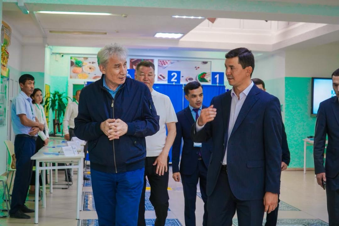 ОСК мүшелері Ақтөбе және Жетісу облыстарында Құрылтай сайлауына дайындық барысын тексерді 