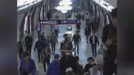 Более 300 запрещенных предметов изъяли с начала года в метро Алматы