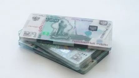 В России хотят запустить "пластиковые" деньги