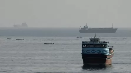 Красное море вспыхнуло после удара
