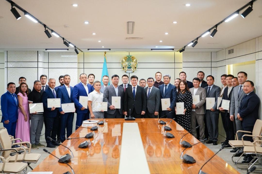 Астанада Құрылысшылар күні қарсаңында сала мамандары марапатталды