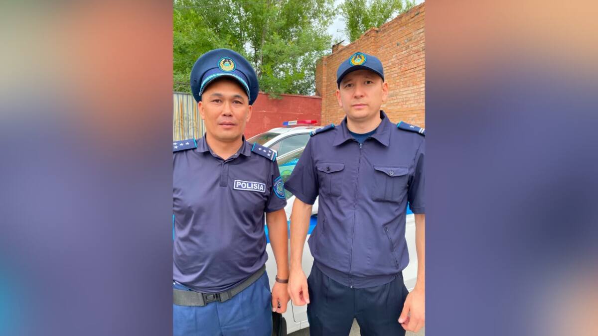 ШҚО-да полицей кәріз құдығына түскен екі жұмысшыны құтқарып қалды