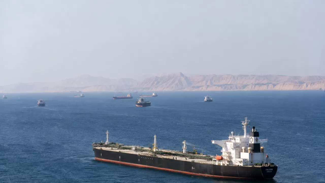 Иран ужесточает правила в Ормузском проливе 