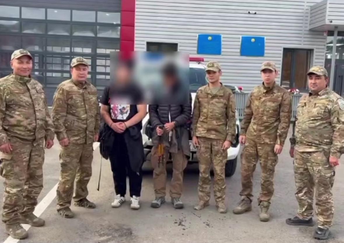 Қарқаралы тауларында адасып кеткен 2 жігіт құтқарылды