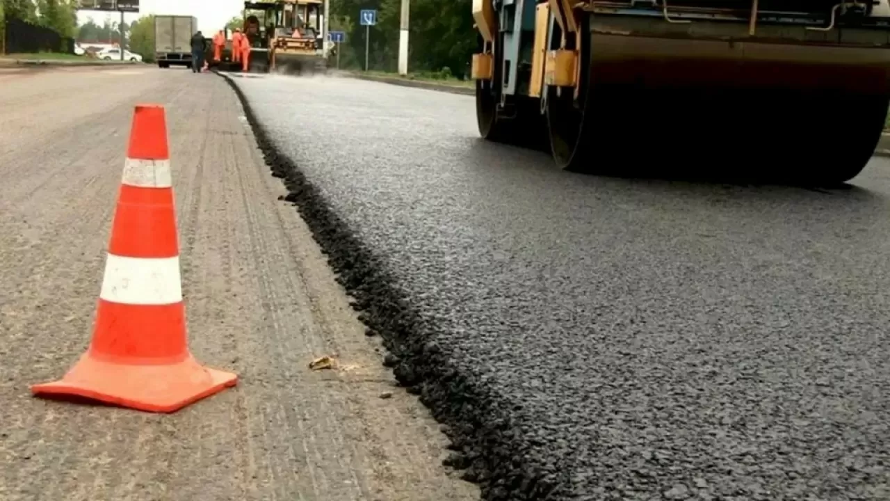 В Алматы перекрыли участок  улицы до Аль-Фараби