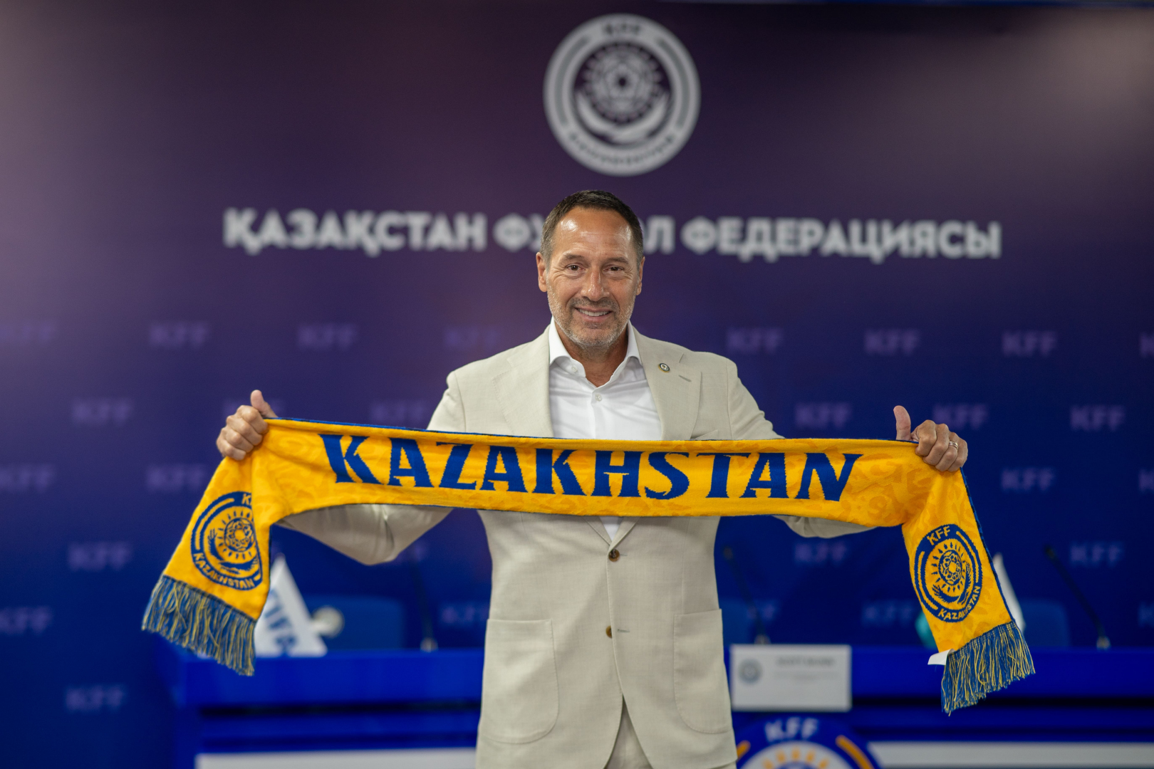 Әйгілі &laquo;Аякс&raquo; футбол клубының бұрынғы бапкері Қазақстан құрамасын жаттықтырады