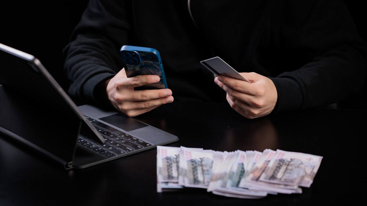 Ұлттық банктің атын жамылған алаяқтар көбейген: Жезқазғандық тұрғын 9 млн теңгесінен айырылды