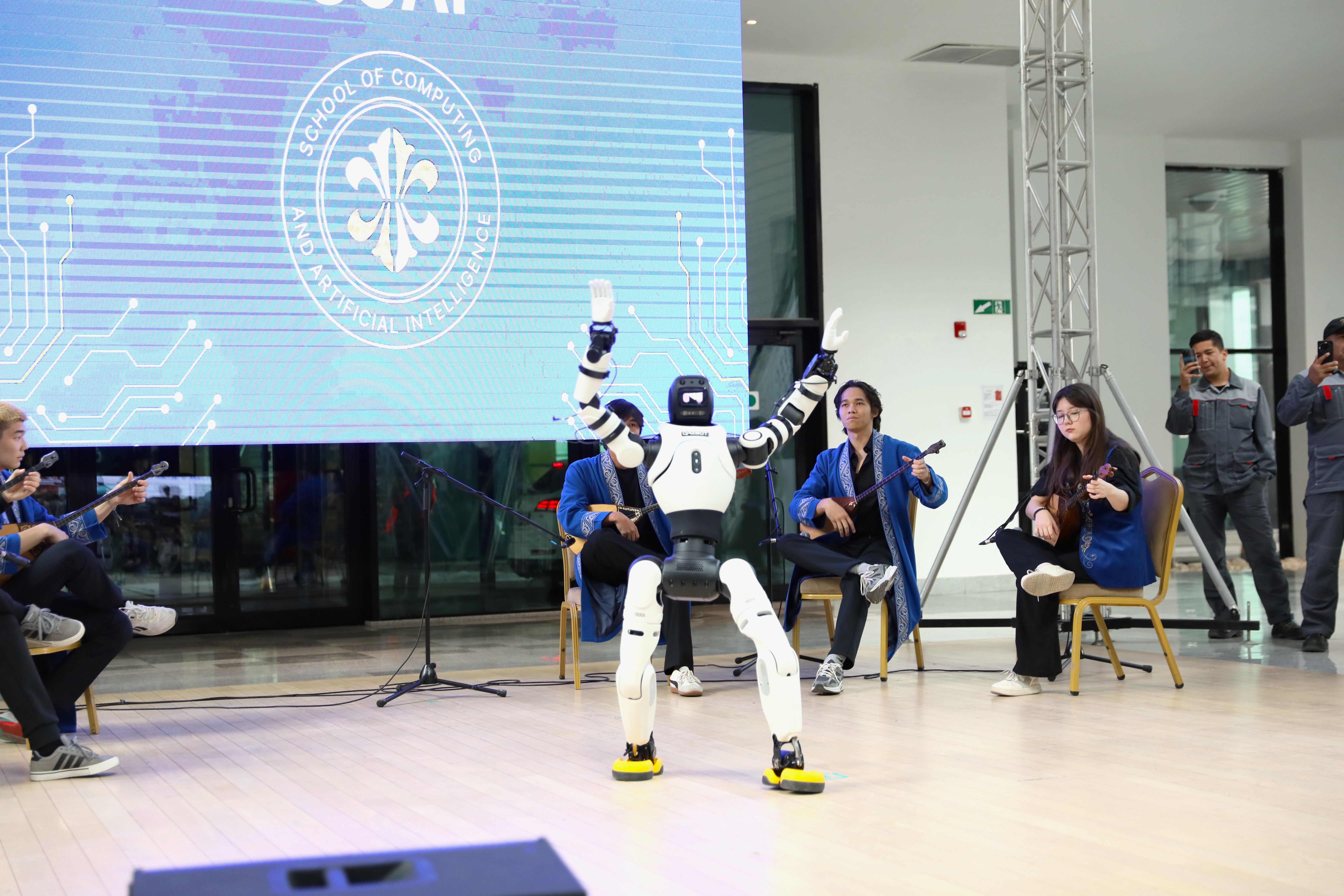 NU-дың жаңа мектебі жасанды интеллект экономикасына қажетті инженерлерді даярлайды
