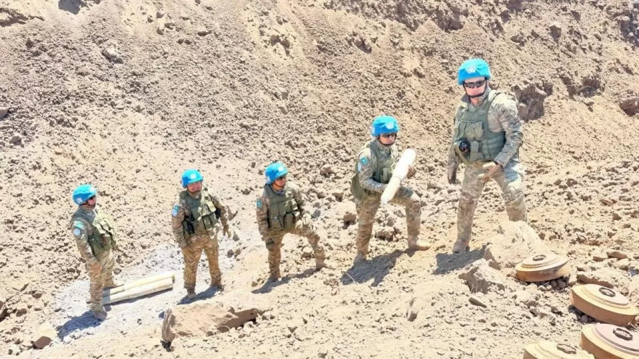 Казахстанские саперы зачистили Голаны от боеприпасов