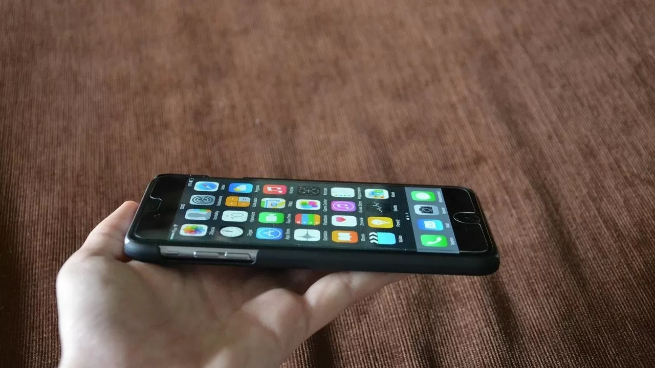 Казахстанцев начали обманывать под видом предзаказа на iPhone 18 