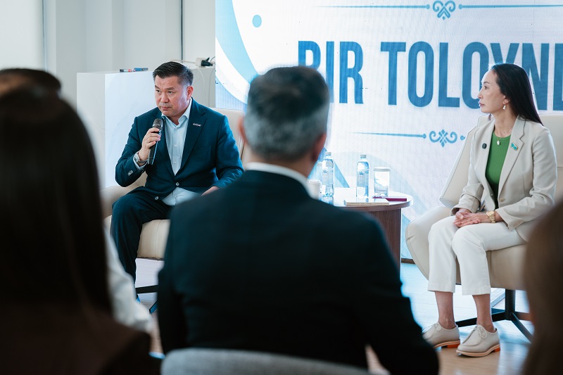 Партия "Әділет" выслушала предложения молодежи Западного Казахстана