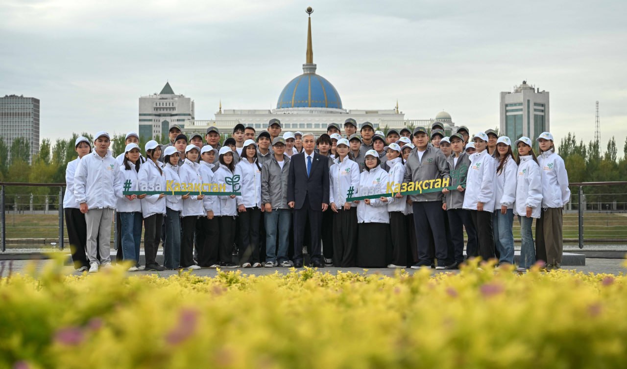 &laquo;Бұл жыл сіздерге арналды&raquo;: Президент еріктілерді Халықаралық волонтерлер жылымен құттықтады