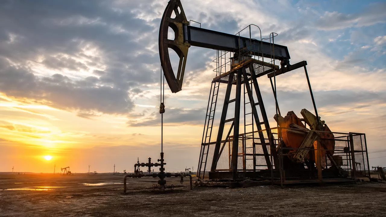 Нефть после резкого скачка пошла вниз: что изменилось за одну ночь