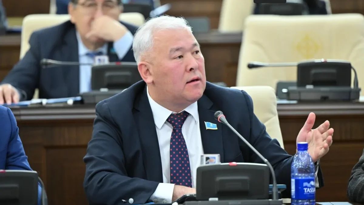 Халық Кеңесі Құрылтайдың қызметін қайталамайды &ndash; Мұрат Әбенов