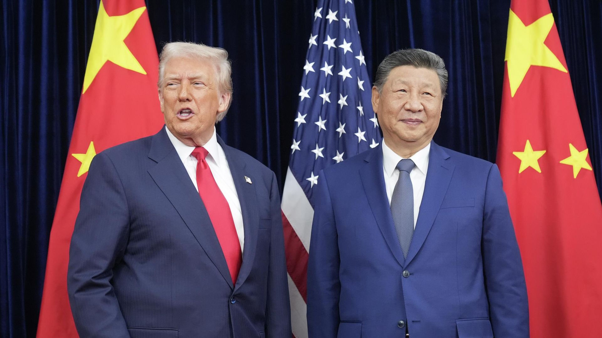 Трамп пен Си Цзиньпин Ақ үйде кездесті
