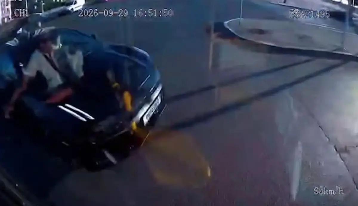 Астанада жеңіл көлік пен автобус соқтығысып, 4 адам зардап шекті