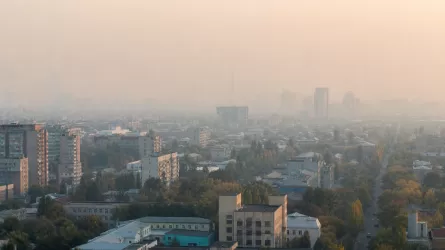 Дышать станет сложнее: в шести городах РК объявили неблагоприятные метеоусловия  