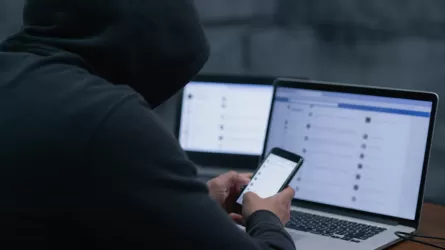 Казахстанка потеряла 7 млн тенге на фейковом трейдинге